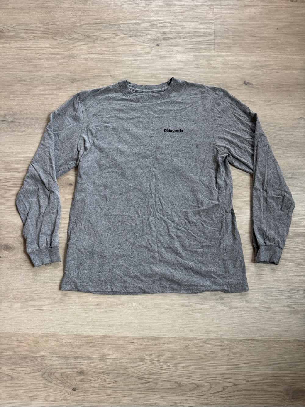 Patagonia Classic Basic Logo Tee Gray Long Sleeve Shirt Men’s Medium